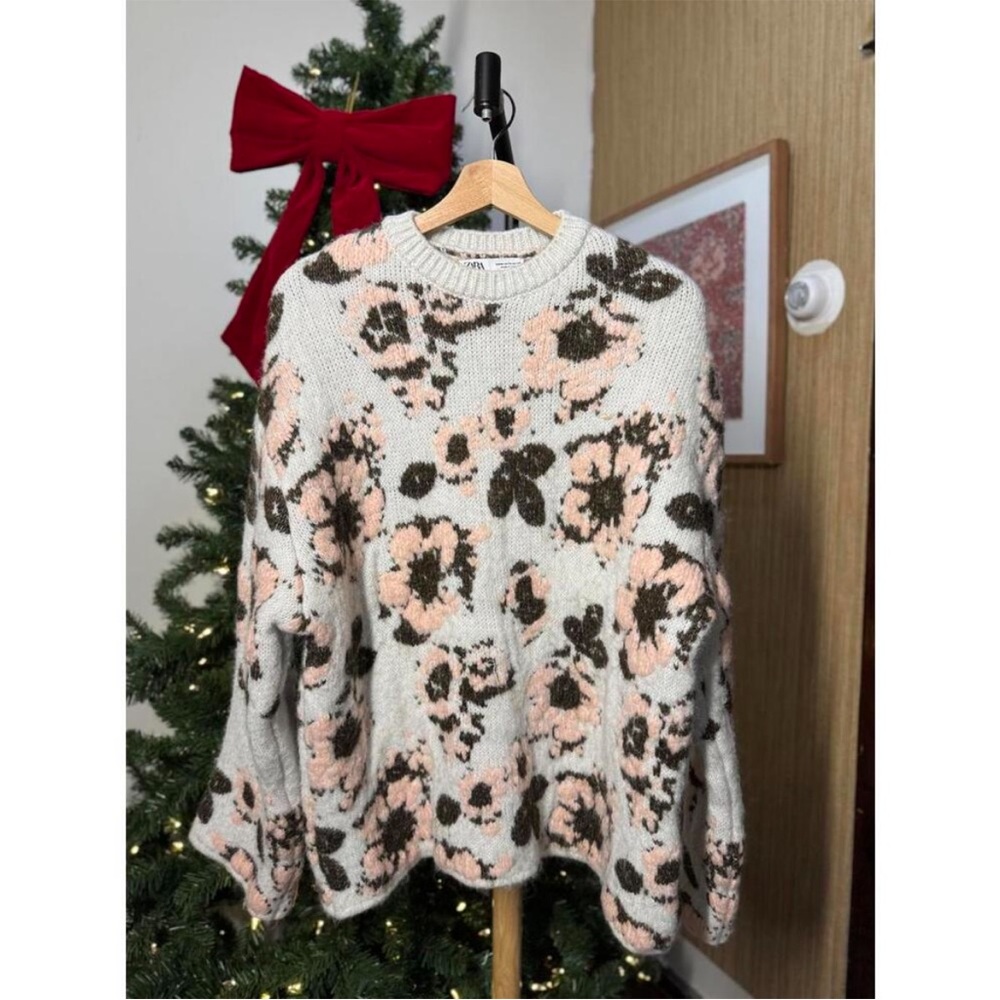 Zara Women's Floral Pattern Knit Sweater